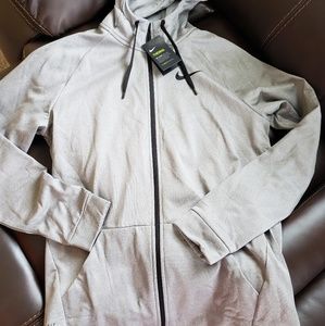 NWT 🎉Nike Mens sweatshirt